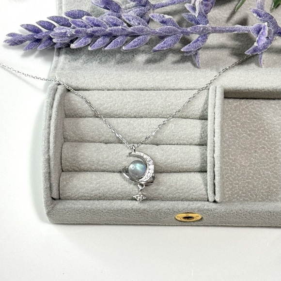 925 Sterling Silver Elegant Curved Moon Star Moonstone Pendant Necklace - Picture 4 of 9